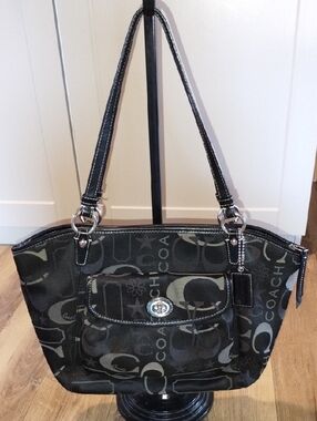 VTG Leah Coach Black Signature Logo Canvas Shoulder Bag with Turnlock